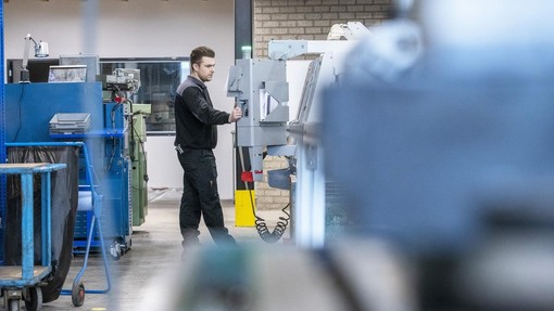 Znano podjetje v težavah: napovedali odpuščanja, službe bo izgubilo več tisoč ljudi