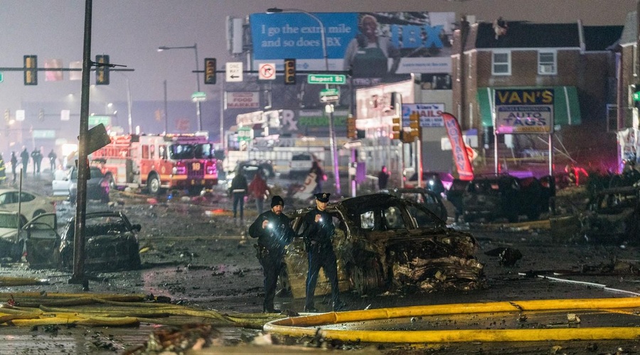 Znanih več informacij o letalski nesreči v Philadelphii: umrlo sedem ljudi (foto: Profimedia)