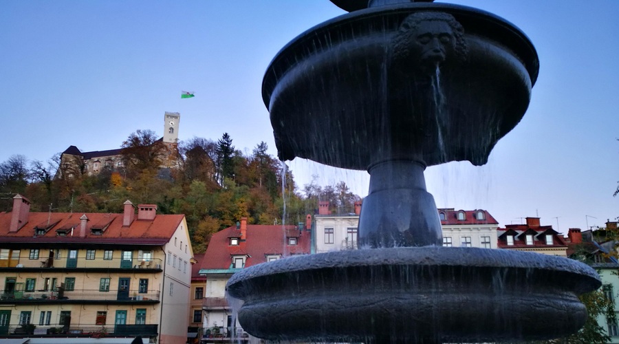 Tako v Slovenijo privabljamo turiste: domiselno oglaševanje z besedno igro pritegne številne poglede (foto: Srdjan Zivulovic/BOBO)