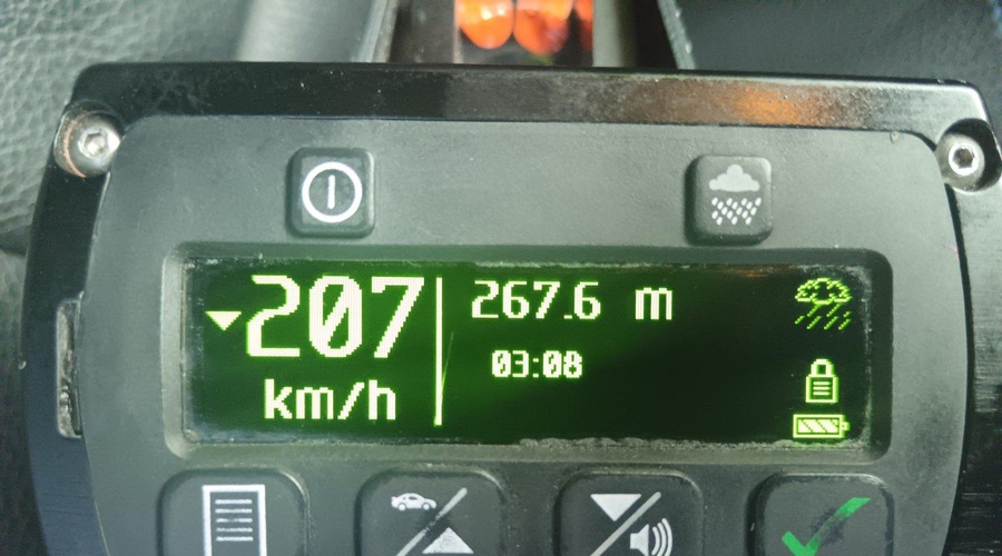 Po avtocesti divjal z 207 km/h: celjski policisti v šoku, ko so ugotovili, kdo sedi za krmilom (foto: Policijska uprava Celje)