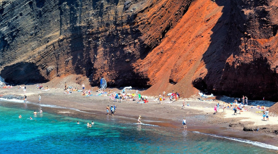 Tudi med Slovenci priljubljena plaža povsem uničena: nič ni ostalo od tega raja na morju (VIDEO) (foto: Profimedia)