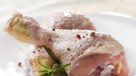 To je najnevarnejši del piščanca: je poln bakterij in parazitov, mnogi pa ga naravnost obožujejo