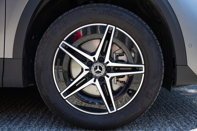 Na servis je pripeljal električnega Mercedesa, ko je pogledal račun pa ni mogel verjeti, kaj vse so mu zaračunali