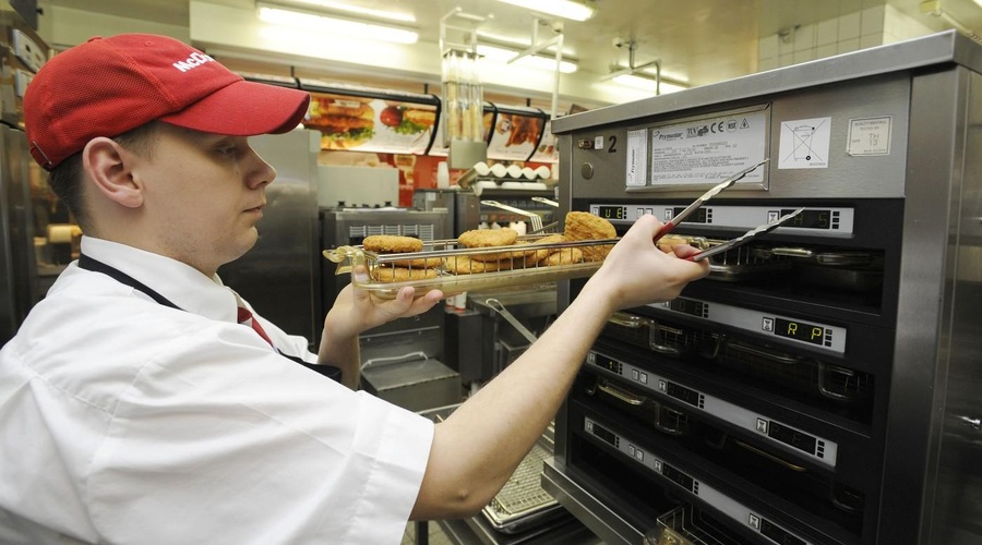 Slovenski McDonald's povabil stranke v kuhinjo: številni osupli nad tem, kar so videli (foto: Profimedia)