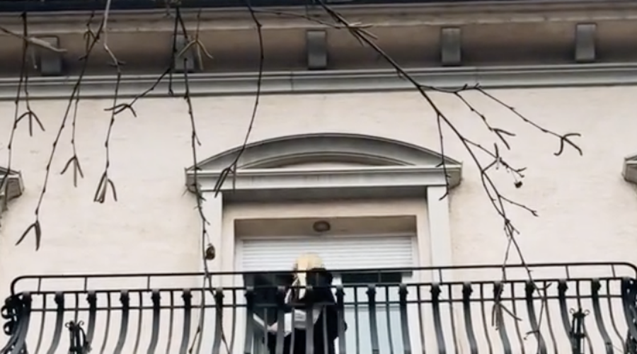 Igrišče za bogate: v centru Ljubljane na voljo stanovanje za 3500 evrov mesečno, ki ima v notranjosti ... (osupnili boste) (foto: TikTok/stoja_nepremicnine/posnetek zaslona)