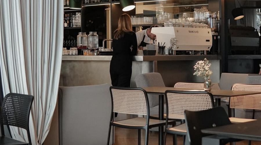 Dobra kava in mirno okolje: to so najboljši lokali v Ljubljani za delo na daljavo (foto: Instagram/neu_bar)