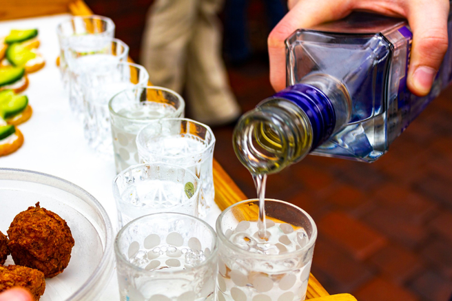 alkoholna pijača zabava alkohol zavajanje zveza potrošnikov