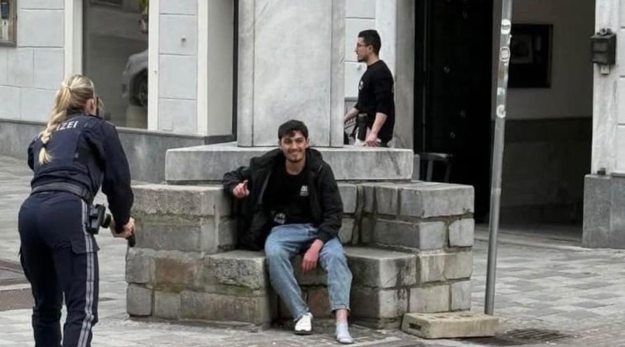 Junaški Sirec ustavil beljaškega napadalca, zdaj ga preiskuje tožilstvo (foto: X/Anabel Schunke)