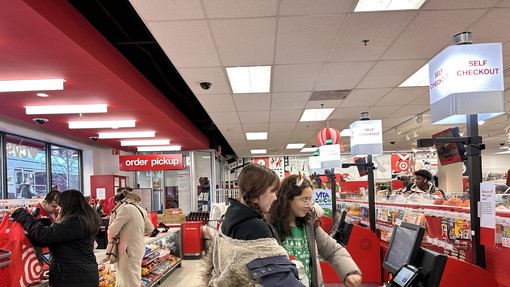 Samopostrežne blagajne so za trgovko prava nočna mora in povedala je, zakaj je tako