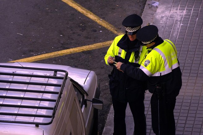 Primer, ki je zmedel tudi policiste: mamo in sina našli mrtva, vzroka smrti pa različna