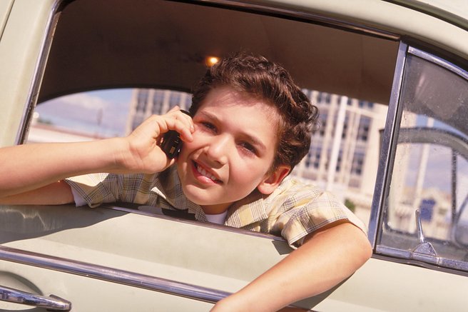 najstnik-s-telefonom.jpg