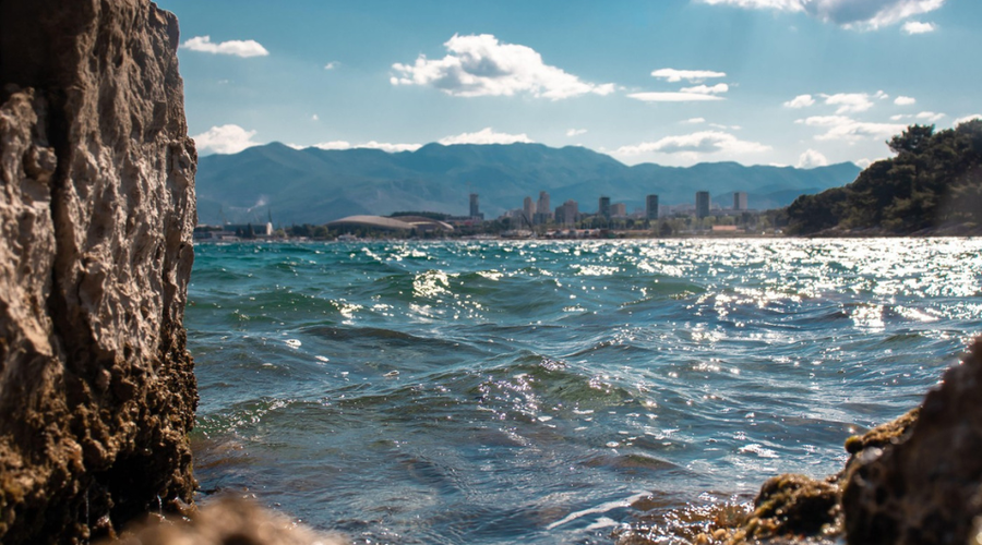 Sprehajalec na priljubljeni plaži na Hrvaškem ob pogledu v morje od groze ostal brez besed (foto: Profimedia)