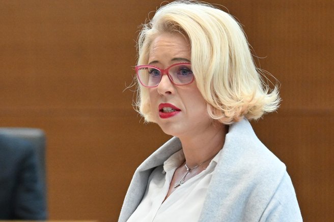 Urska Klakocar Zupancic