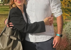 Nekoč poročena s Slovencem, danes pa ... Na obisku pri nas zvezda serije, ki jo obožujemo Slovenci