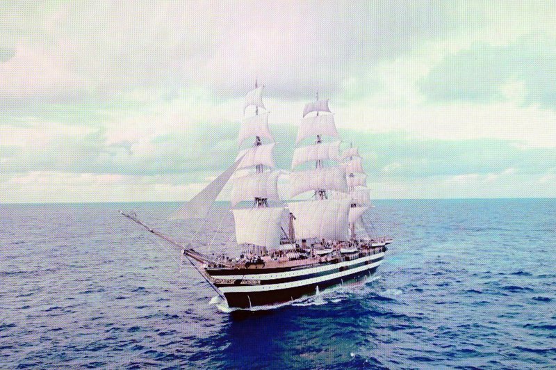 mornarica Amerigo Vespucci ladja