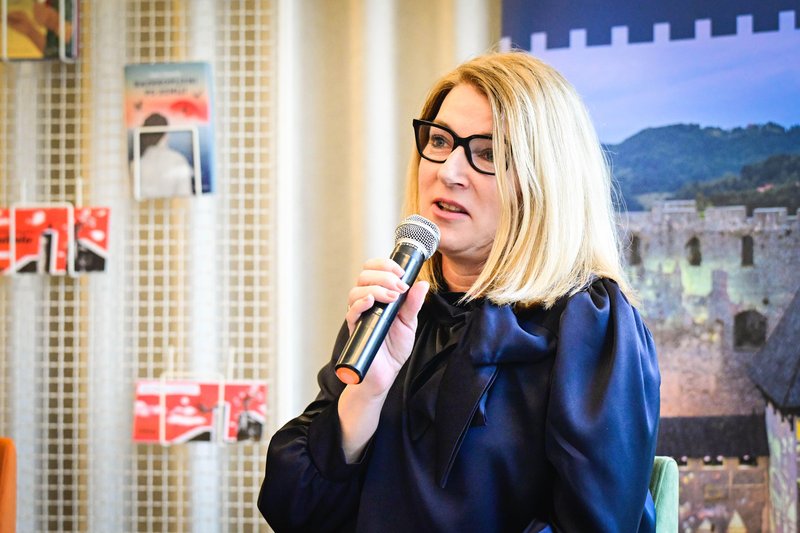 Polonca Bajt Napret Celjska knjiznica