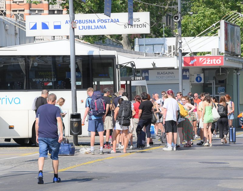 Ljubljana avtobusna postaja turisti gneca