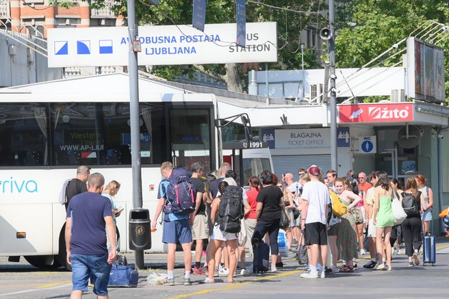 Ljubljana avtobusna postaja turisti gneca