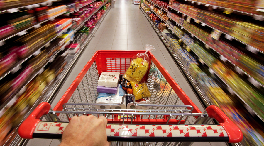 Ta izdelek, ki ga številni uporabljajo vsak dan, je v Hoferju mogoče dobiti za precej manj denarja kot v Mercatorju (foto: Srdjan Živulovič/Bobo)