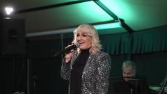 Alenka Godec, nastop, Ruska dača