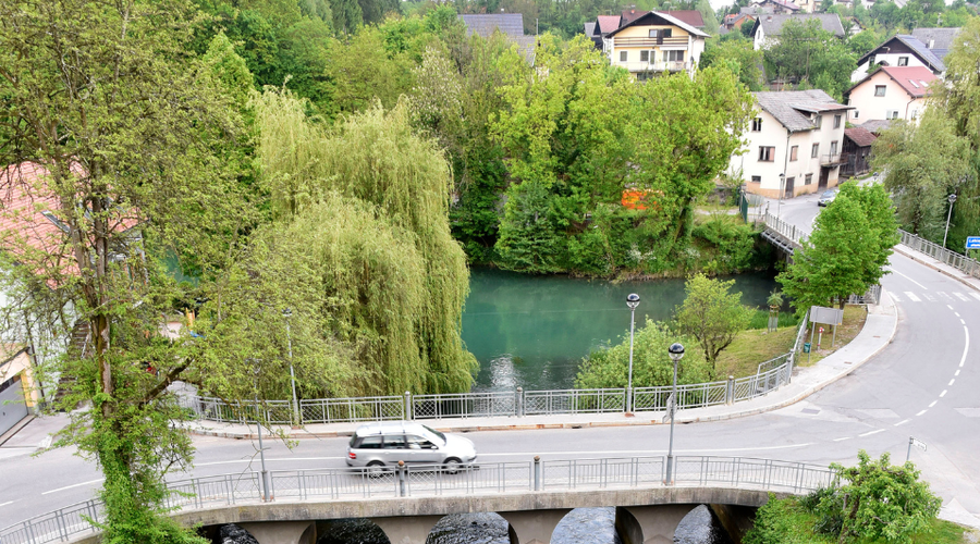 Spoznajte enega najbolj onesnaženih slovenskih krajev: osupljivo razkritje, da so za to krivi tudi občani! (foto: Žiga Živulović jr./BOBO)