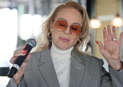 Lepa Brena ostala brez skupine, s katero je sodelovala 16 let: menedžer trdi, da so jo vsi zapustili