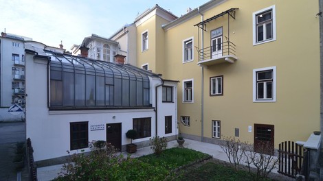 Celje Fotohisa Pelikan