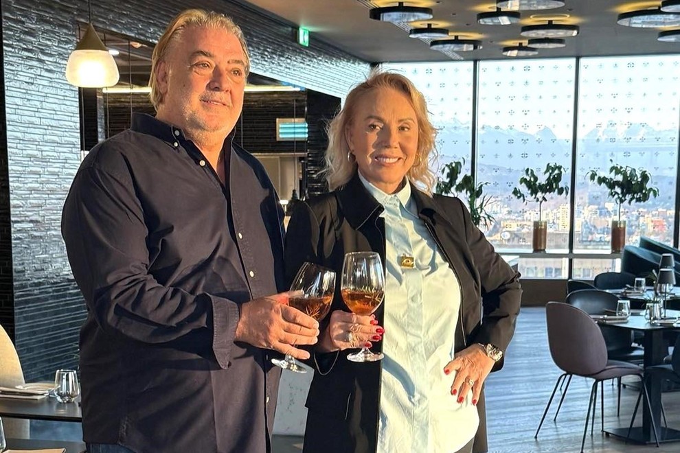 Slobodan Boba Zivojinovic Lepa Brena Vertiz vina predstavitev Hotel Intercontinental