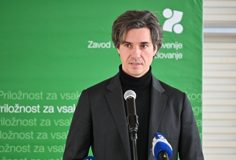 info točka za tujce