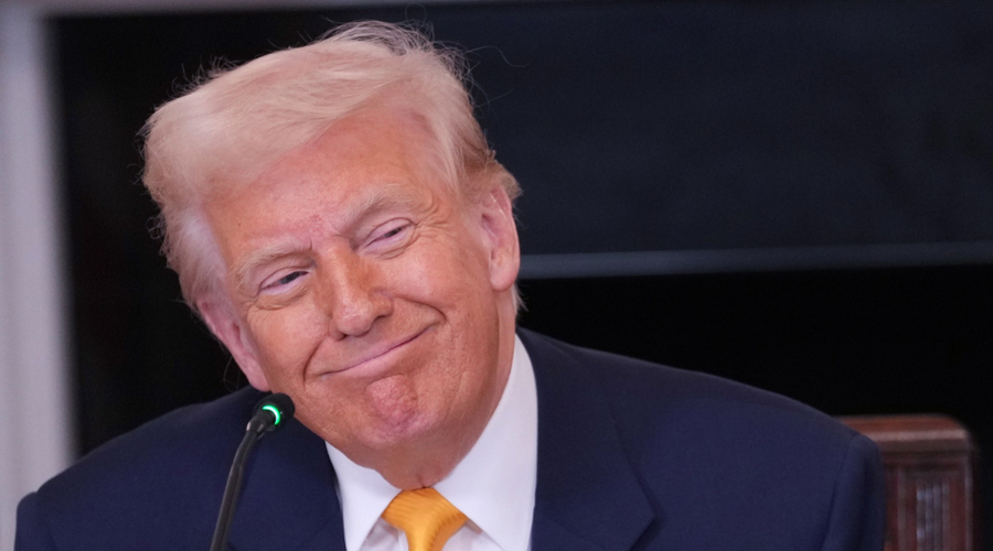 “Zveni kot Amerika”: Trump primerjal obsodbo Le Pen z lastnimi sodnimi boji (foto: Profimedia)