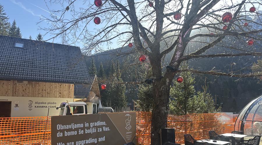 V tem priljubljenem slovenskem turističnem kraju poteka prenova, tako bo videti maja (foto: Metropolitan)