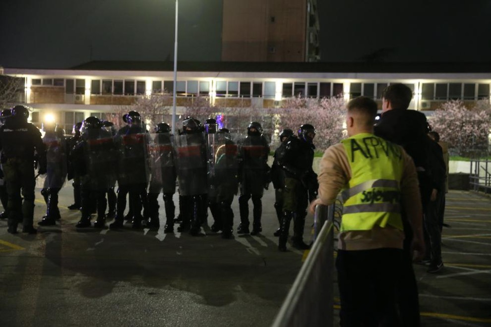 policija policisti protest