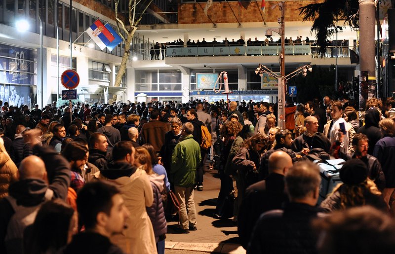 policija protest Srbija študenti
