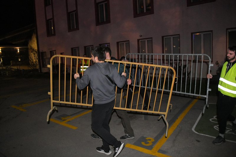policija protest Srbija študenti