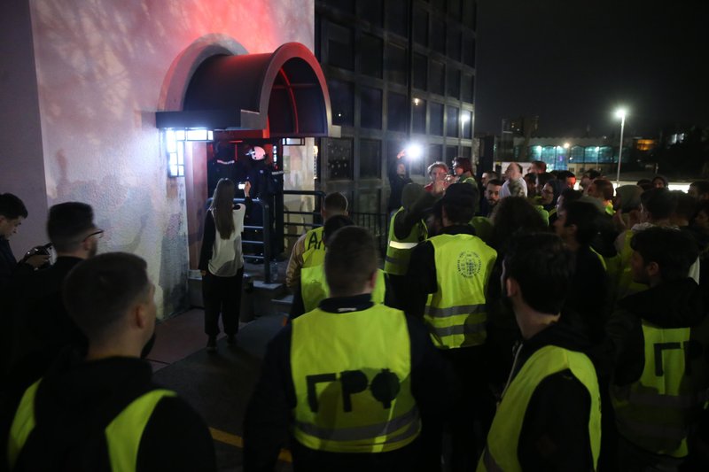 policija protest Srbija študenti