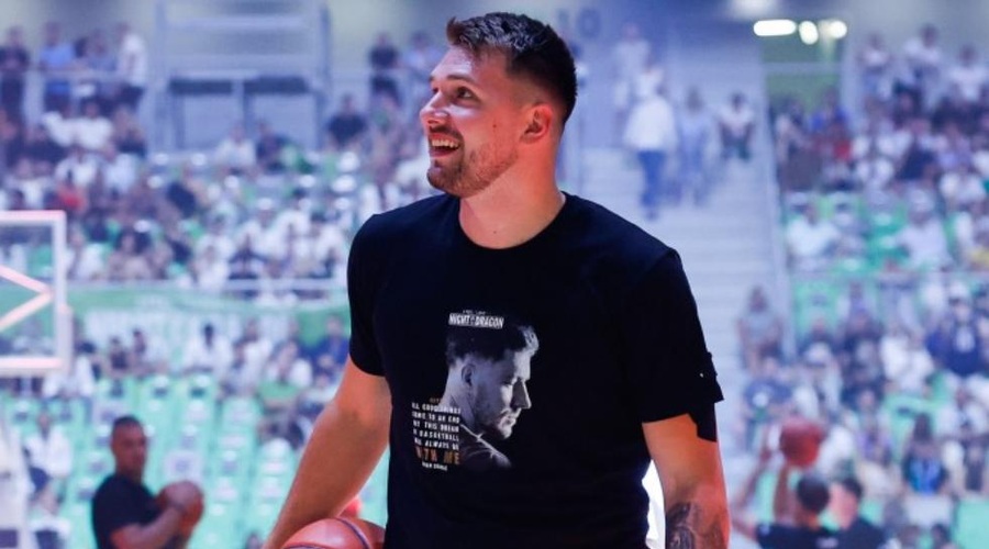 Luka Dončić spet piše zgodovino: uradno so ga uvrstili med najboljše vseh časov (foto: Anže Malovrh/STA)