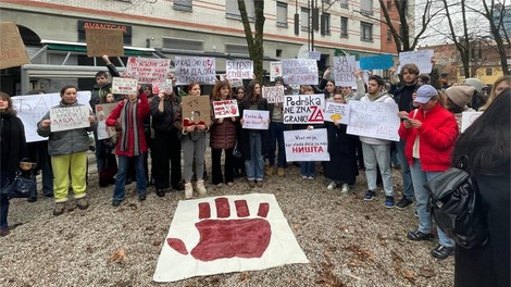 Protest tudi v Ljubljani: "Danes morajo biti naše oči uprte v Beograd"