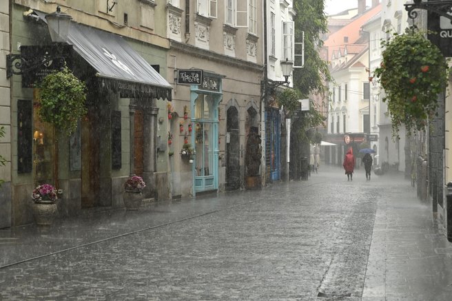 Koliko časa bo vztrajalo kislo vreme? Vremenoslovci so napovedali ...