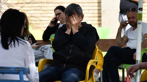 V makedonskem klubu umrlo najmanj 59 ljudi, med doslej identificiranimi žrtvami ni Slovencev