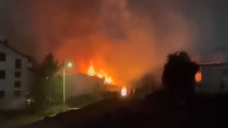 Tragedija v Severni Makedoniji: v klubu izbruhnil požar, umrlo najmanj 50 ljudi