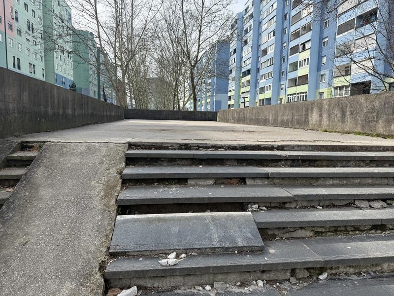 Dravlje stopnice razpad