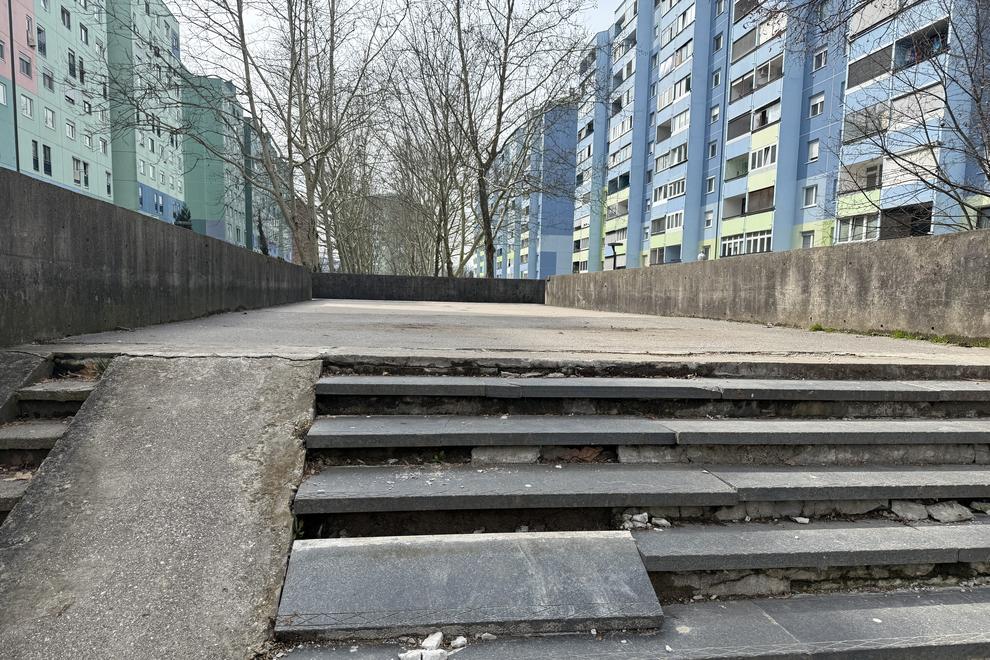 Dravlje stopnice razpad