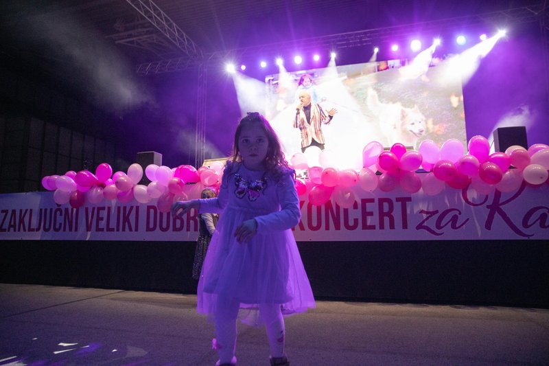 tina gaber dobrodelni koncert za Karolino