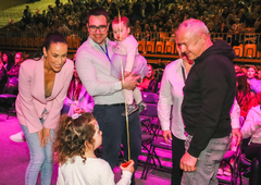 Čustvena Tina Gaber se je objemala in prepevala, toda tokrat ne v družbi Roberta Goloba (FOTO)