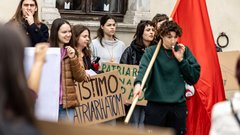 Koper shod protest Pohod za življenje Branimo reproduktivne pravice Socialistrski bralni krožek Zavod mreža za življenje in enakopravnost splav reproduktivne pravice