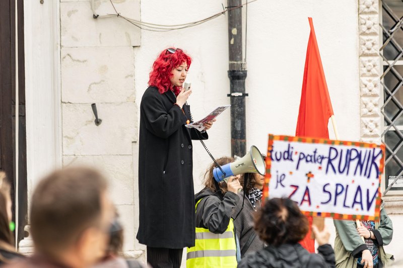 Koper shod protest Pohod za življenje Branimo reproduktivne pravice Socialistrski bralni krožek Zavod mreža za življenje in enakopravnost splav reproduktivne pravice
