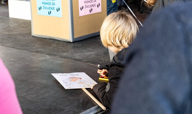 Koper shod protest Pohod za življenje Branimo reproduktivne pravice Socialistrski bralni krožek Zavod mreža za življenje in enakopravnost splav reproduktivne pravice