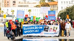 Koper shod protest Pohod za življenje Branimo reproduktivne pravice Socialistrski bralni krožek Zavod mreža za življenje in enakopravnost splav reproduktivne pravice
