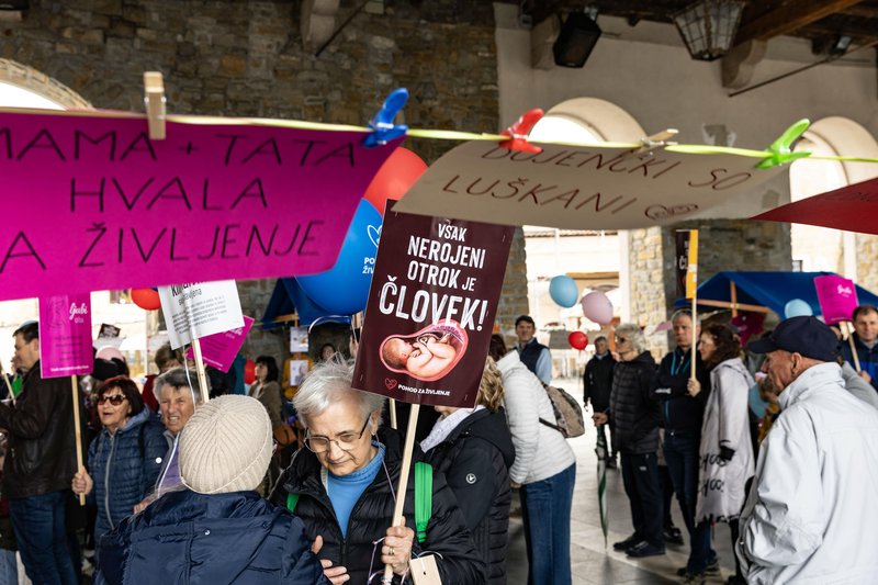 Koper shod protest Pohod za življenje Branimo reproduktivne pravice Socialistrski bralni krožek Zavod mreža za življenje in enakopravnost splav reproduktivne pravice