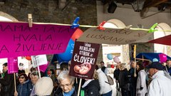 Koper shod protest Pohod za življenje Branimo reproduktivne pravice Socialistrski bralni krožek Zavod mreža za življenje in enakopravnost splav reproduktivne pravice